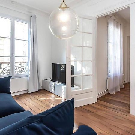 Lovely Apartment In Paris With Kitchen Exteriör bild