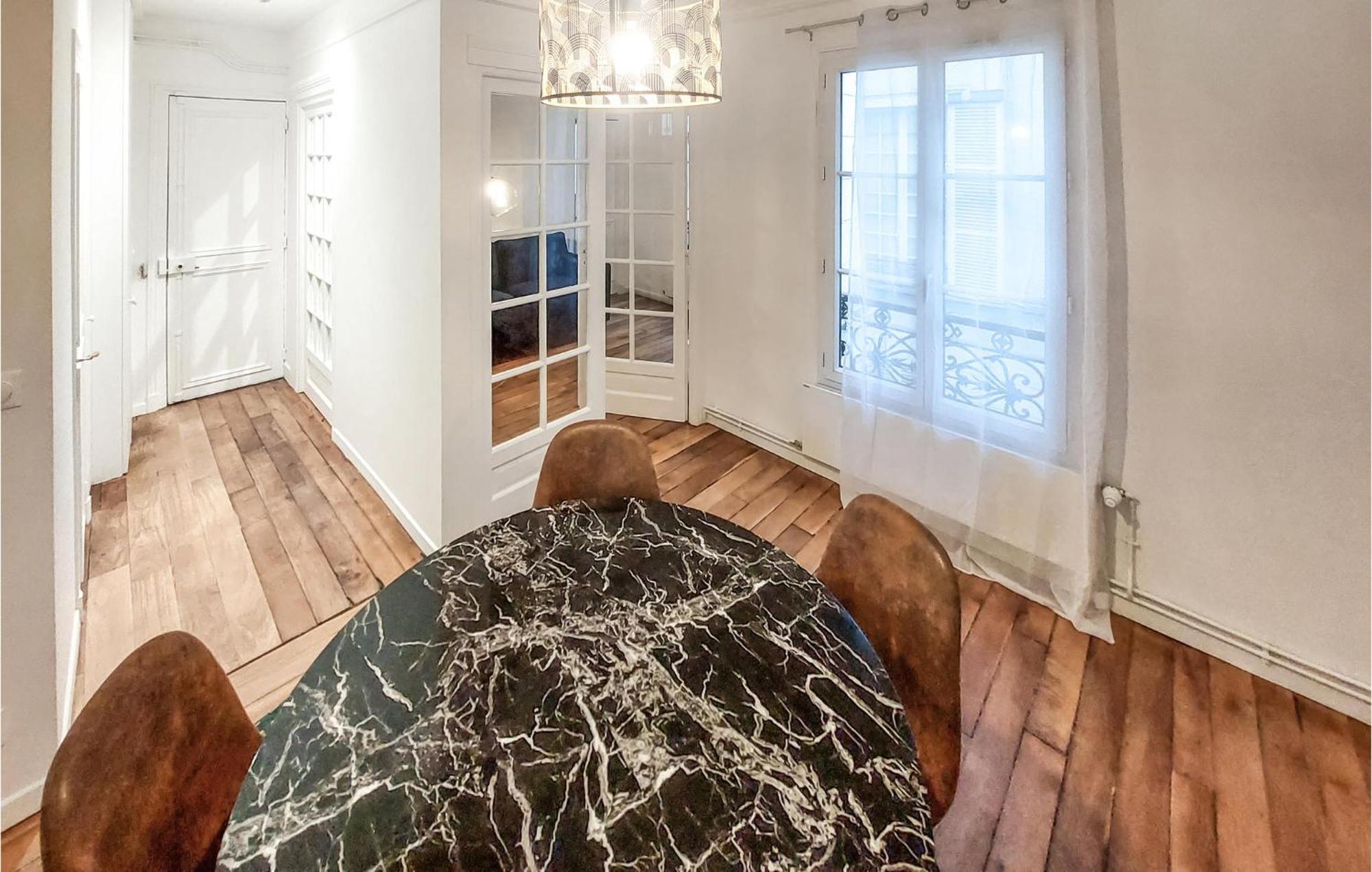 Lovely Apartment In Paris With Kitchen Exteriör bild