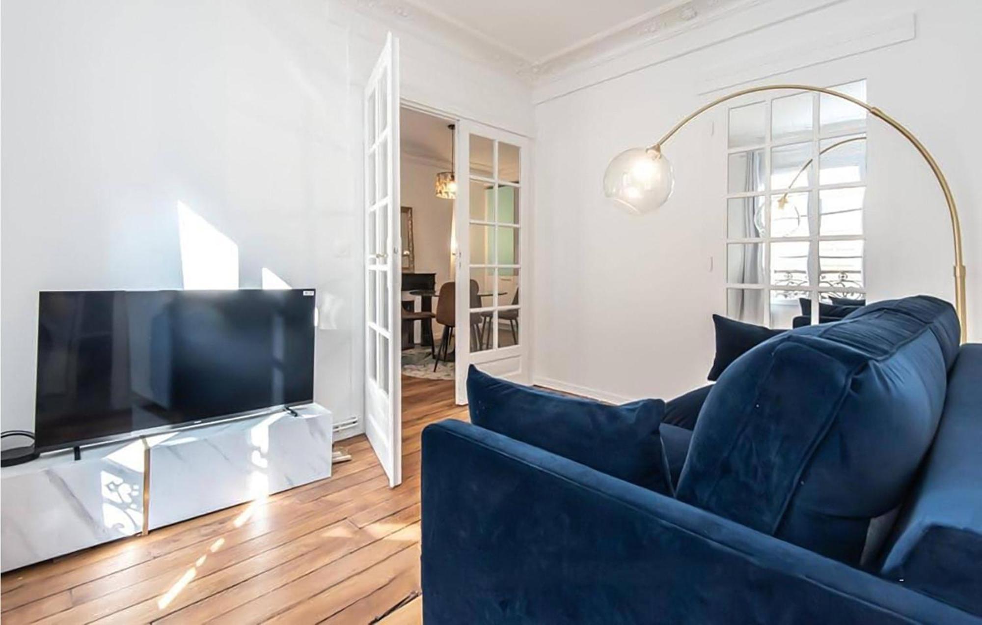 Lovely Apartment In Paris With Kitchen Exteriör bild