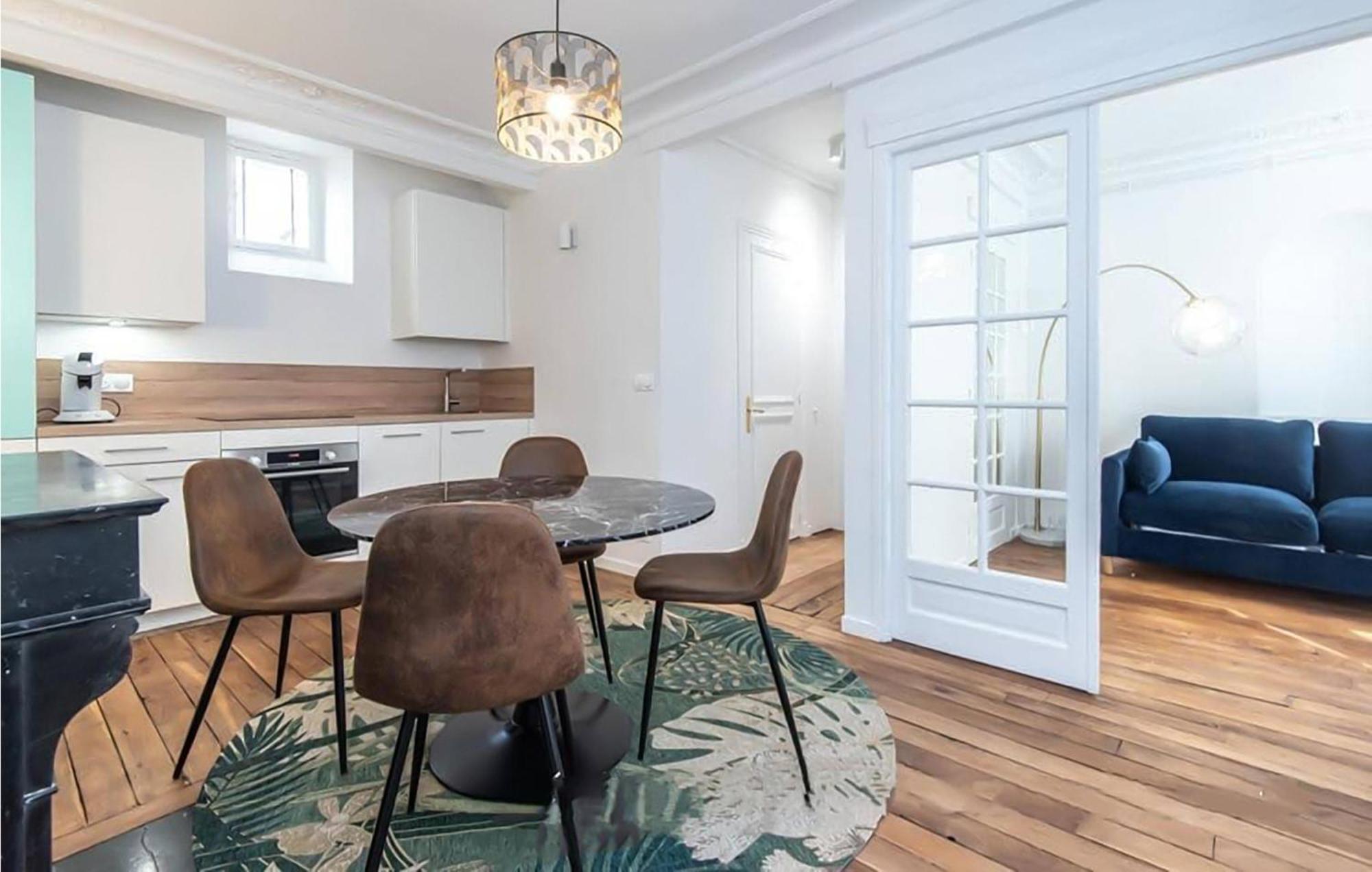 Lovely Apartment In Paris With Kitchen Exteriör bild